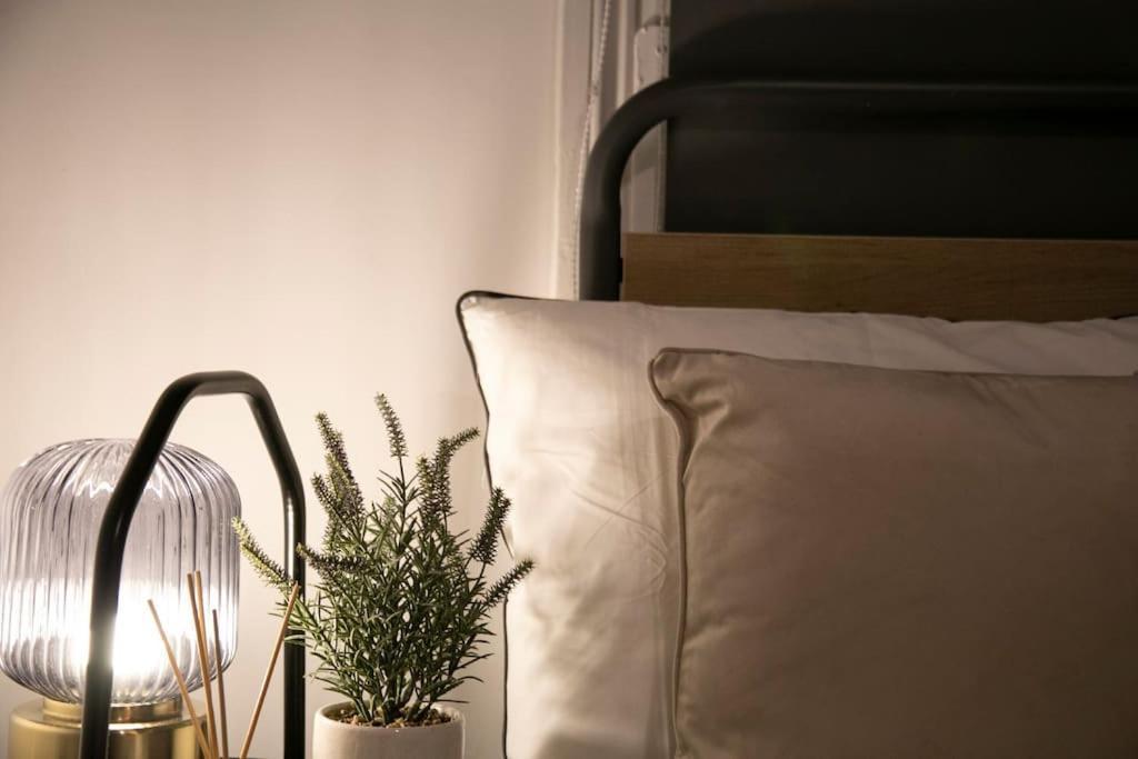 Fortunae'S Cosy Apartment- By Fang Sunderland  Exterior foto