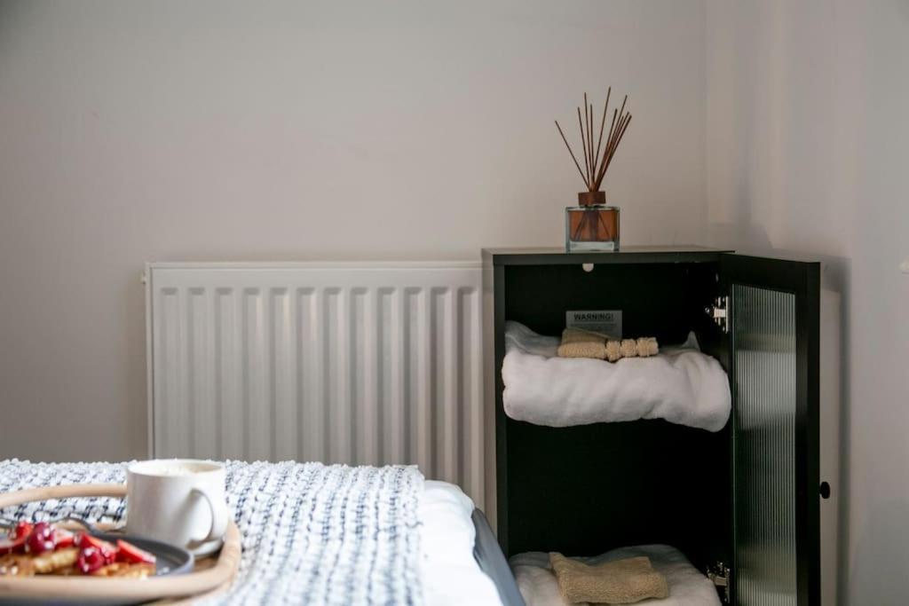 Fortunae'S Cosy Apartment- By Fang Sunderland  Exterior foto