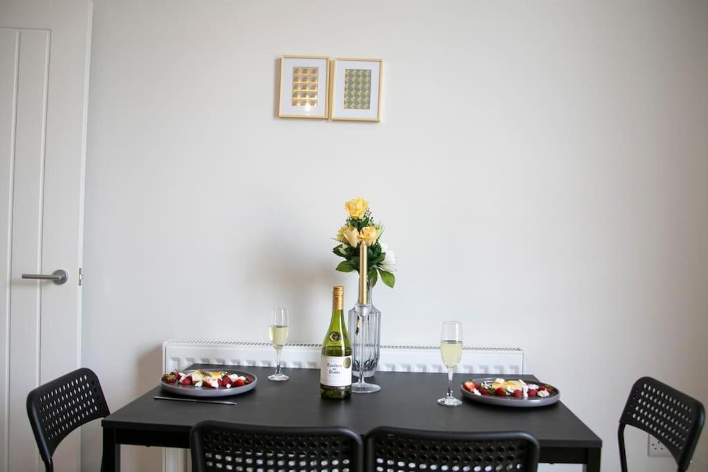 Fortunae'S Cosy Apartment- By Fang Sunderland  Exterior foto