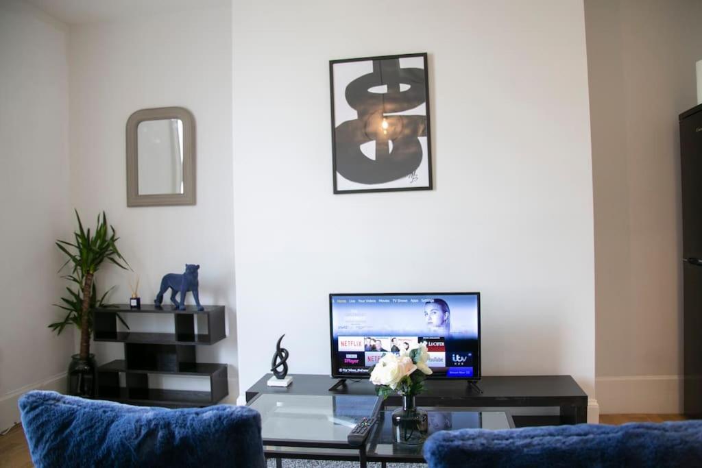 Fortunae'S Cosy Apartment- By Fang Sunderland  Exterior foto