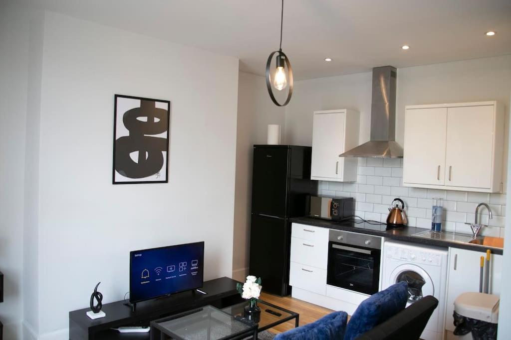 Fortunae'S Cosy Apartment- By Fang Sunderland  Exterior foto