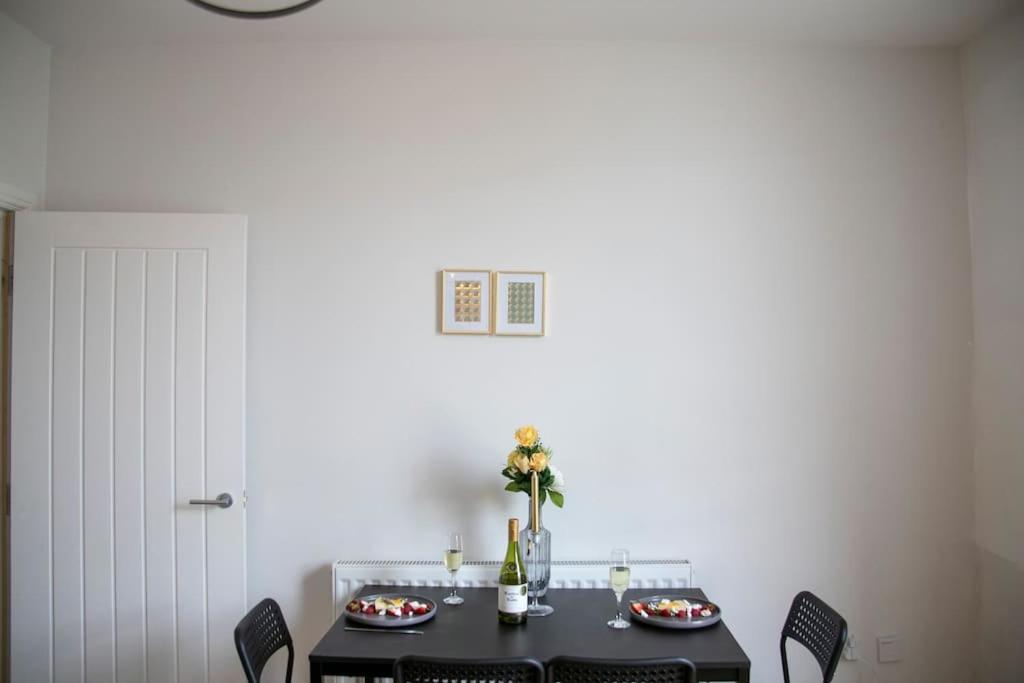 Fortunae'S Cosy Apartment- By Fang Sunderland  Exterior foto