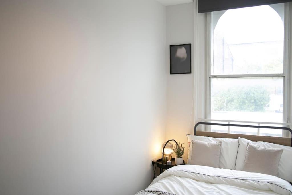 Fortunae'S Cosy Apartment- By Fang Sunderland  Exterior foto