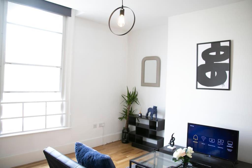 Fortunae'S Cosy Apartment- By Fang Sunderland  Exterior foto