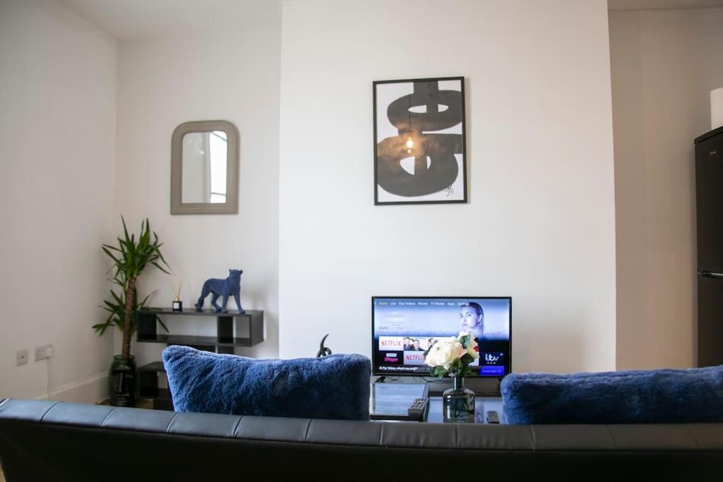 Fortunae'S Cosy Apartment- By Fang Sunderland  Exterior foto